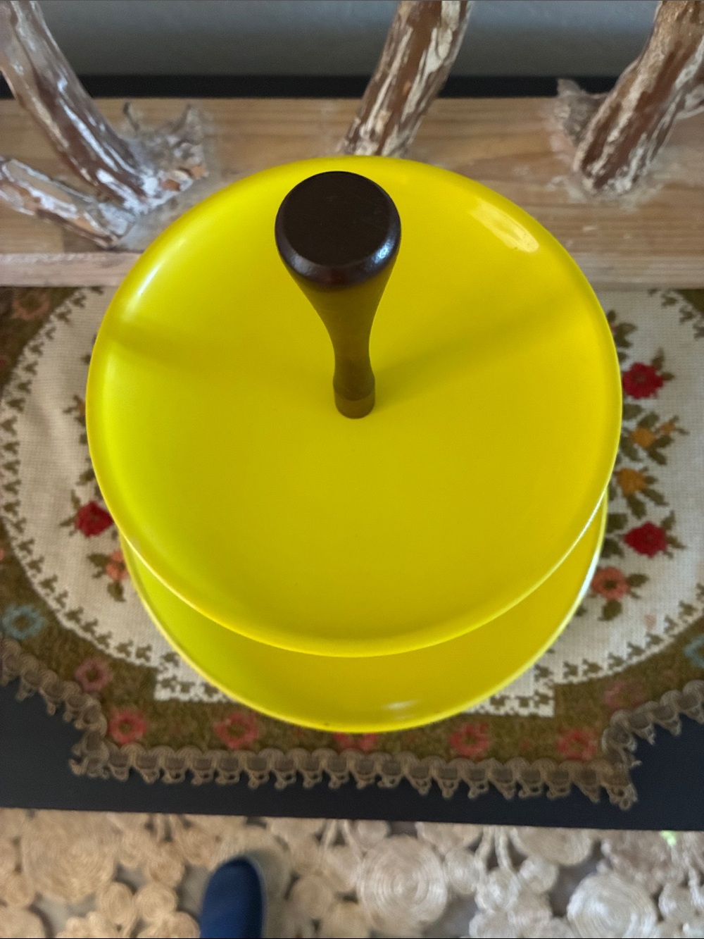 Mid-century 2 Tier Metal Tidbit Tray / Serving Stand - Picture 2 of 3